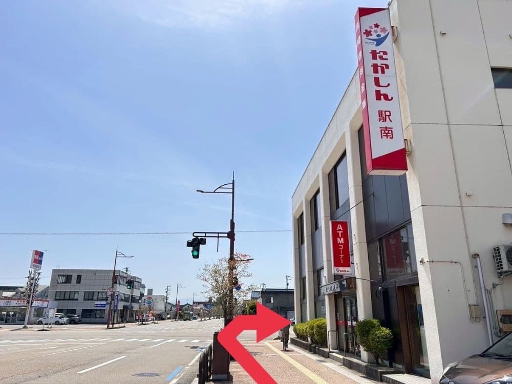ホワイトニングサロンKiratt 高岡店 電車路線