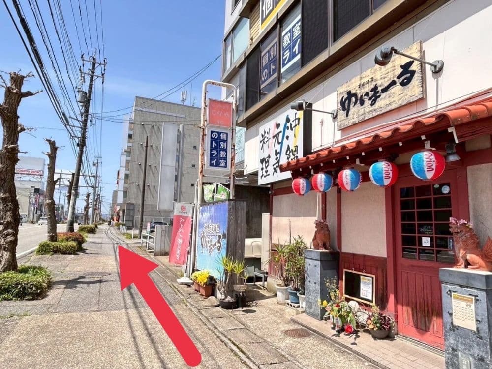 ホワイトニングサロンKiratt 高岡店 電車路線